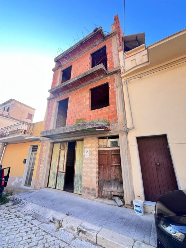 casa indipendente in vendita a Comiso in zona Centro Storico