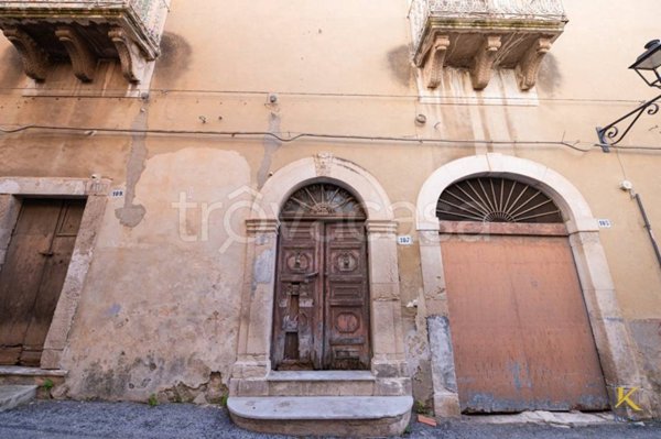 casa indipendente in vendita a Comiso