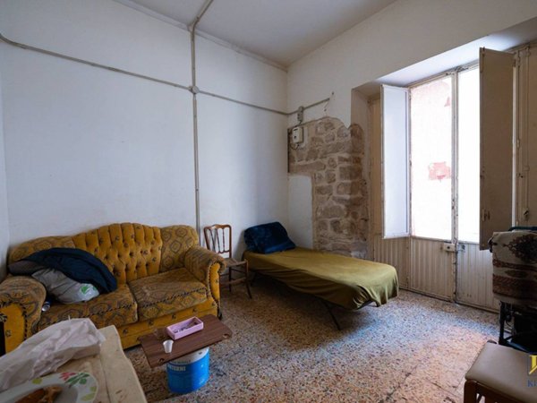 casa indipendente in vendita a Comiso in zona Centro Storico