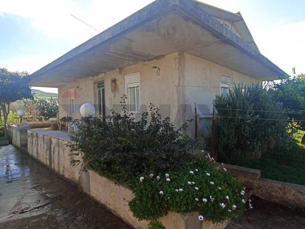 casa indipendente in vendita a Comiso
