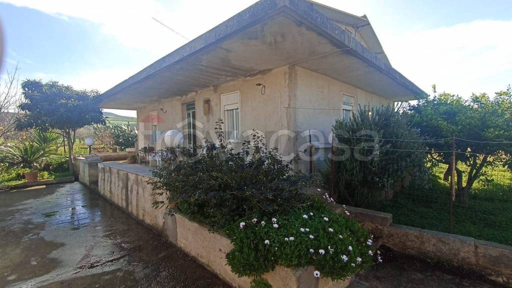 casa indipendente in vendita a Comiso in zona Centro Storico