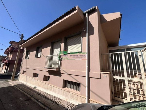 appartamento in vendita a Comiso in zona Centro Storico