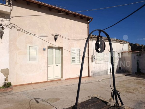 casa indipendente in vendita a Comiso
