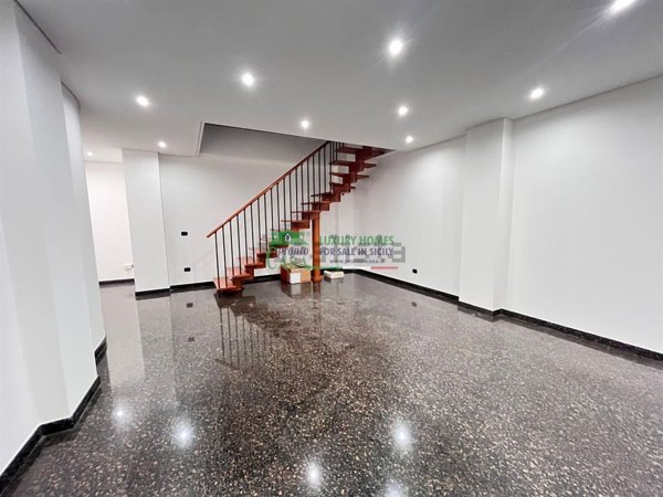 casa indipendente in vendita a Comiso