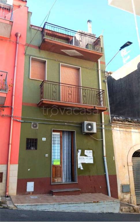 casa indipendente in vendita a Comiso