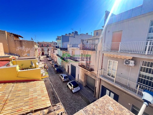 casa indipendente in vendita a Comiso in zona Centro Storico