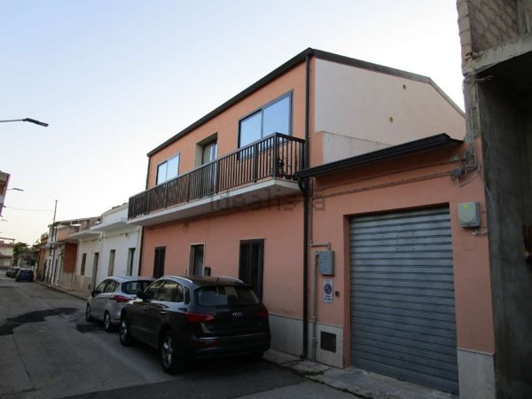 casa indipendente in vendita a Comiso in zona Pedalino