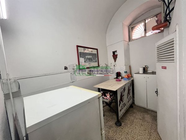 locale commerciale in vendita a Comiso in zona Centro Storico