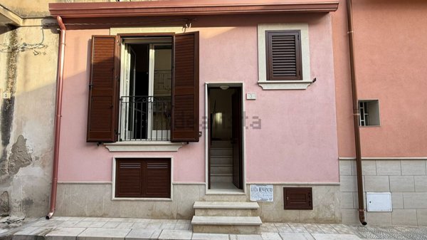 casa indipendente in vendita a Comiso