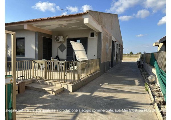 casa indipendente in vendita a Comiso