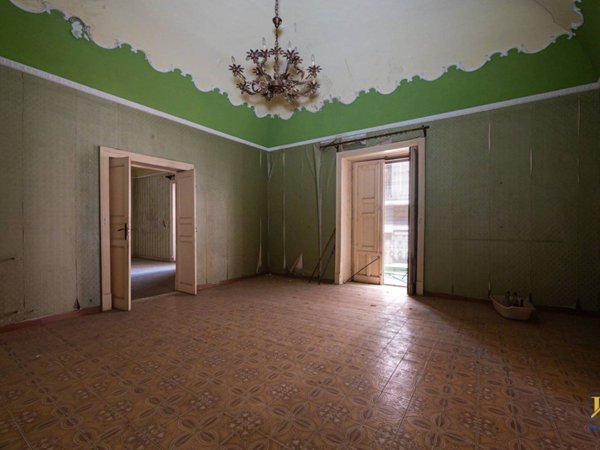 casa indipendente in vendita a Comiso in zona Centro Storico