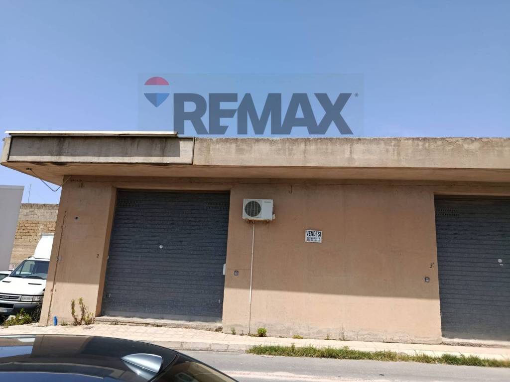 negozio in vendita a Comiso