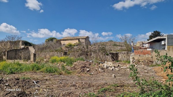 casa indipendente in vendita a Comiso in zona Pedalino