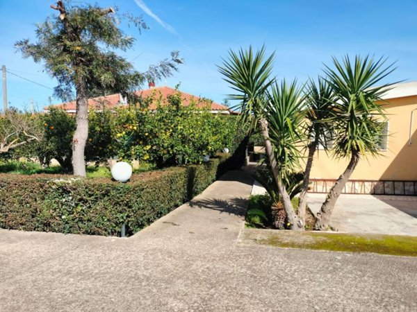 casa indipendente in vendita a Comiso