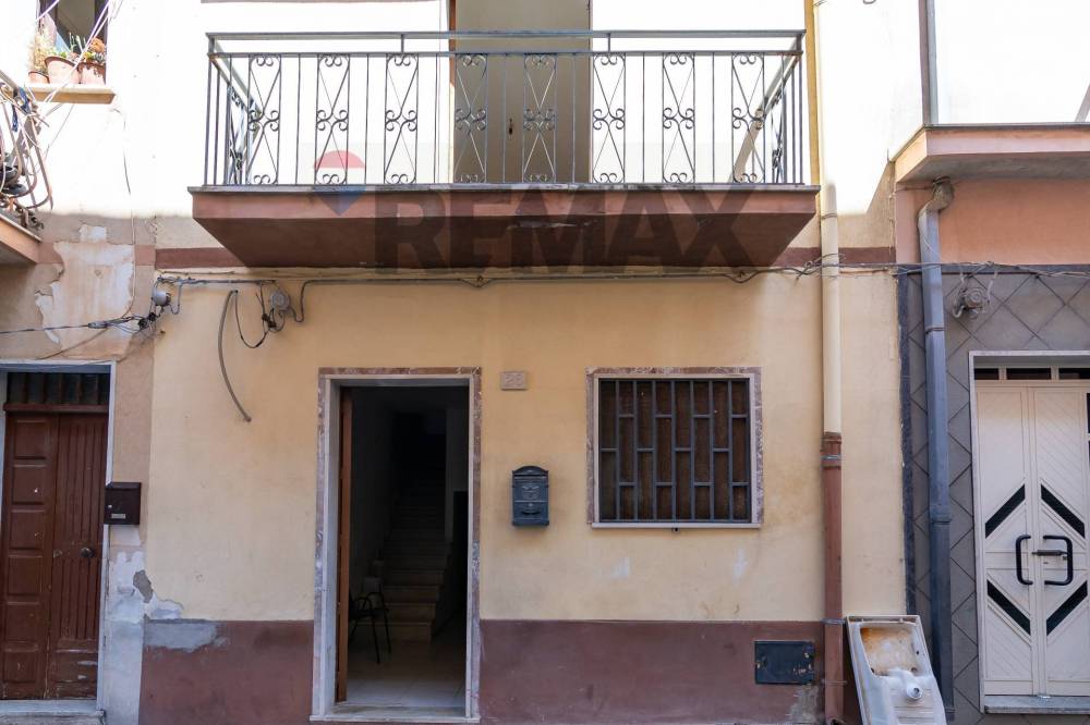 casa indipendente in vendita a Comiso in zona Centro Storico