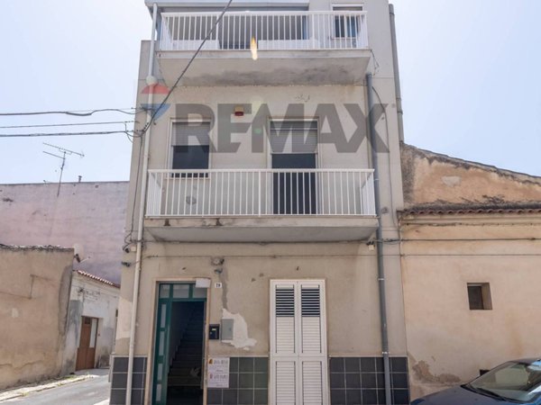casa indipendente in vendita a Comiso in zona Centro Storico