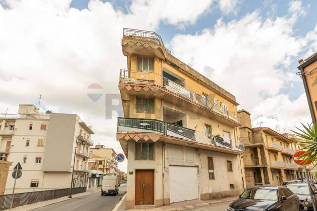 appartamento in vendita a Comiso in zona Centro Storico