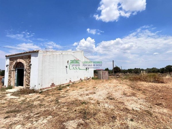 casa indipendente in vendita a Comiso