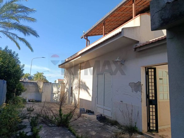 casa indipendente in vendita a Comiso