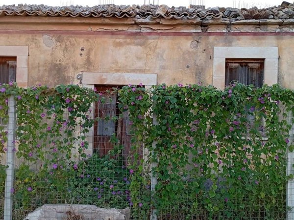 casale in vendita a Comiso in zona Centro Storico