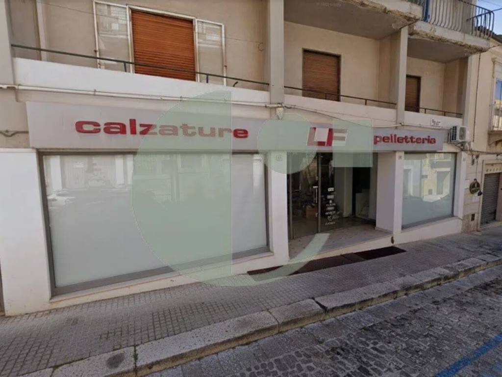 negozio in vendita a Comiso in zona Centro Storico