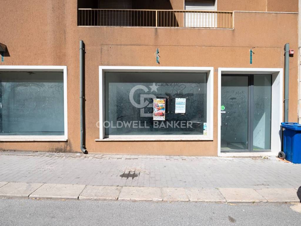 negozio in vendita a Comiso in zona Centro Storico