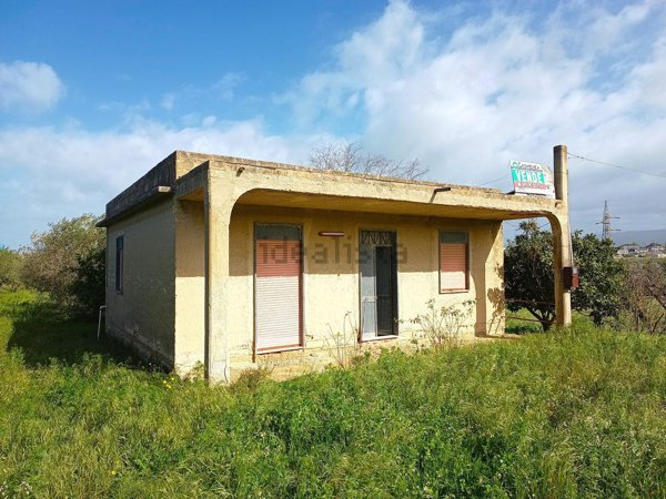 casa indipendente in vendita a Comiso in zona Contrada Piombo