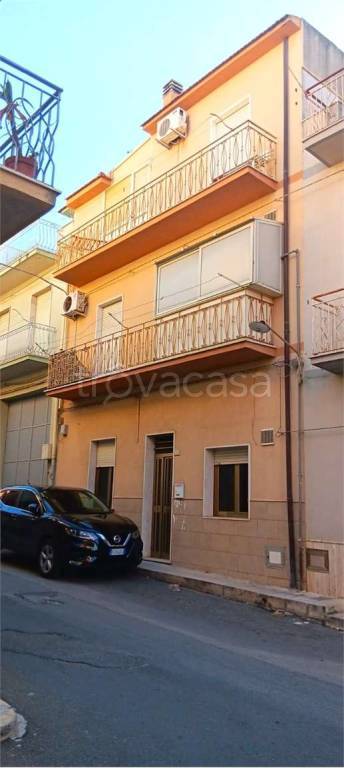 casa indipendente in vendita a Comiso in zona Centro Storico