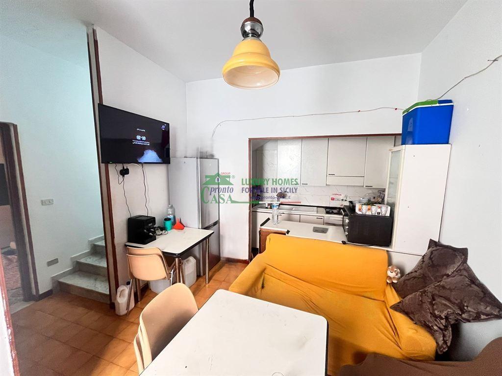 casa indipendente in vendita a Comiso in zona Centro Storico