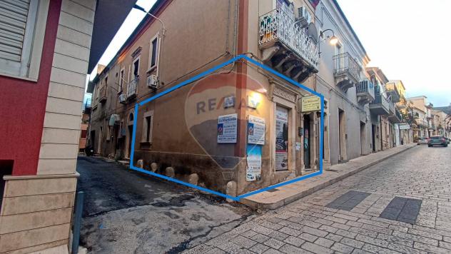 negozio in vendita a Comiso in zona Centro Storico