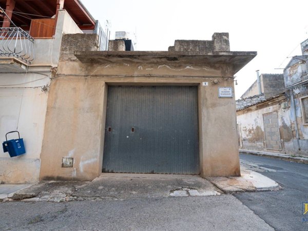 negozio in vendita a Comiso in zona Centro Storico