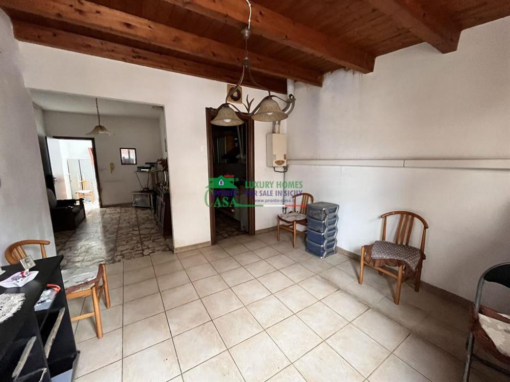 casa indipendente in vendita a Comiso in zona Centro Storico