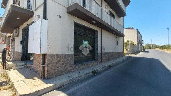 trivano in vendita a Comiso in zona Centro Storico