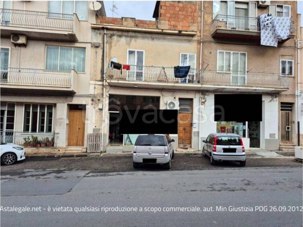 negozio in vendita a Comiso in zona Centro Storico