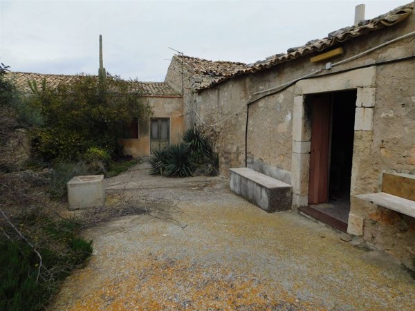 casa semindipendente in vendita a Comiso in zona Pedalino