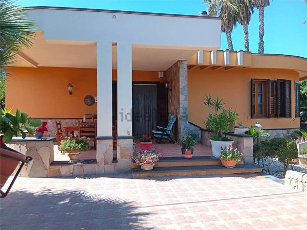 casa indipendente in vendita a Comiso in zona Pedalino