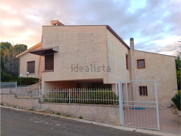 casa indipendente in vendita a Comiso in zona Centro Storico