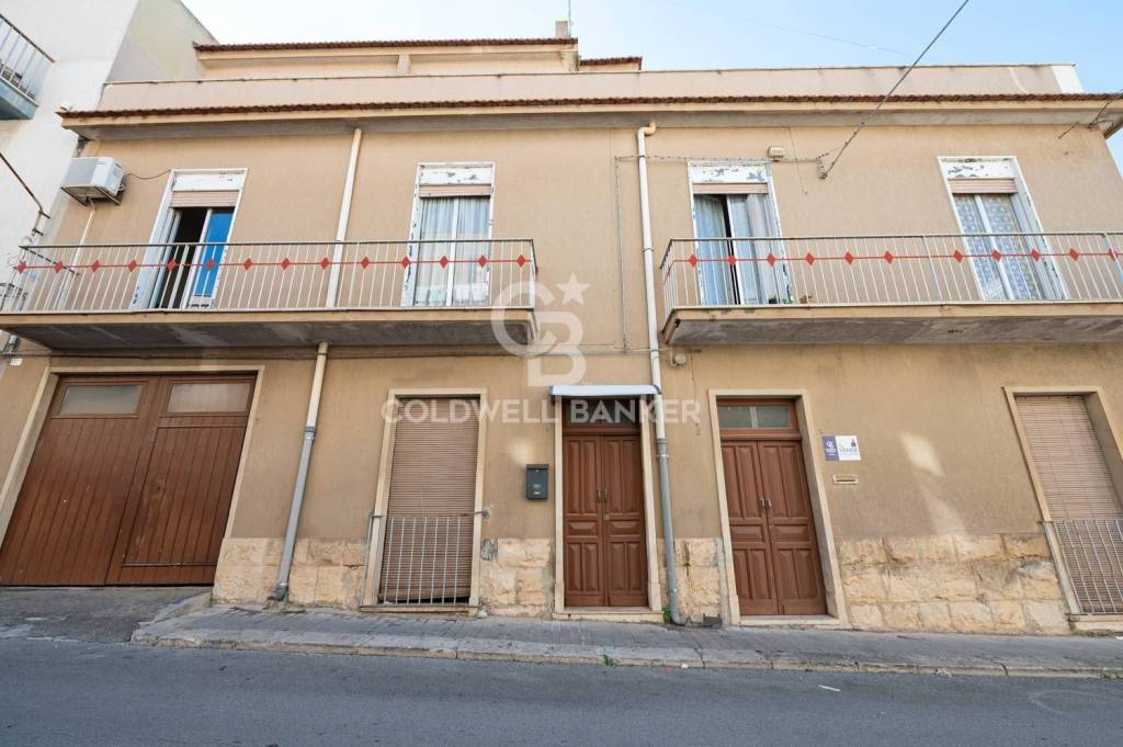 casa indipendente in vendita a Comiso in zona Centro Storico