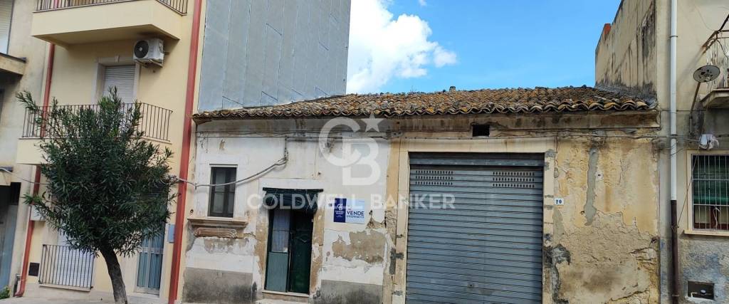 casa indipendente in vendita a Comiso in zona Centro Storico