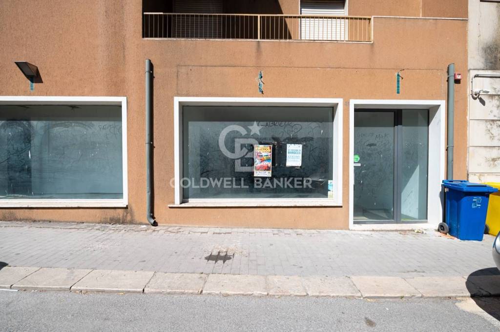 negozio in vendita a Comiso in zona Centro Storico