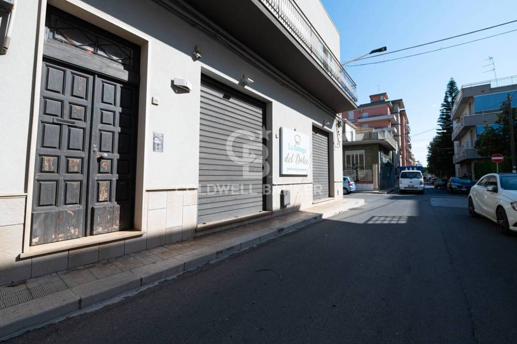 negozio in vendita a Comiso