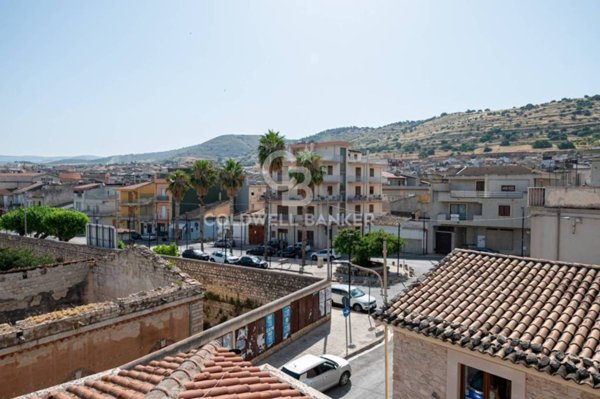 casa indipendente in vendita a Comiso in zona Centro Storico