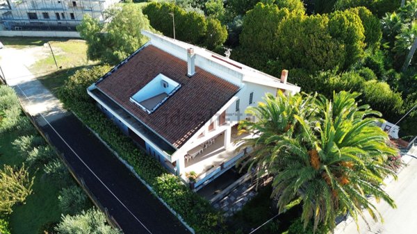 casa indipendente in vendita a Comiso in zona Centro Storico