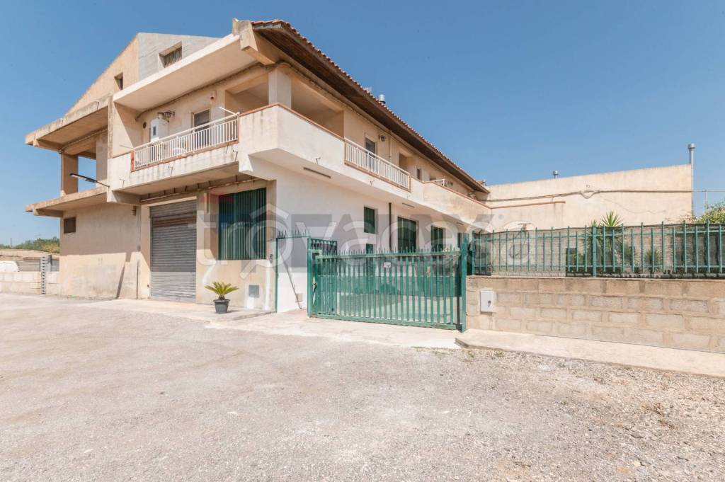 casa indipendente in vendita a Comiso in zona Pedalino