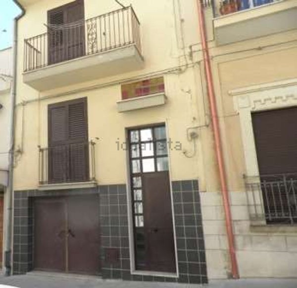 casa indipendente in vendita a Comiso in zona Centro Storico