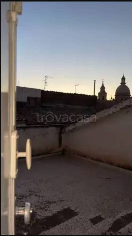 casa indipendente in vendita a Comiso in zona Centro Storico