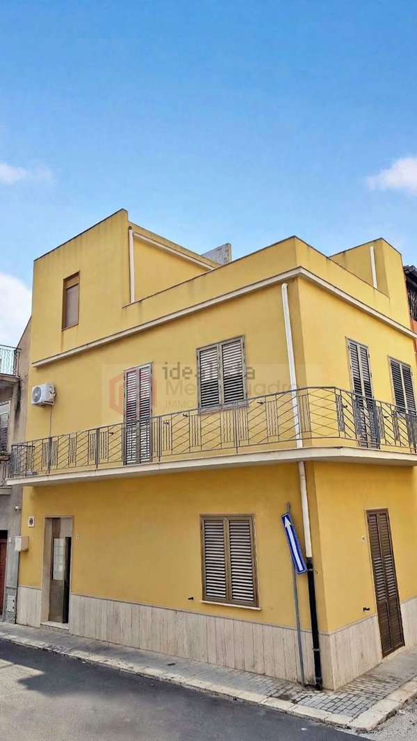 casa indipendente in vendita a Comiso in zona Centro Storico