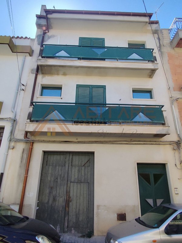 casa indipendente in vendita a Comiso in zona Centro Storico