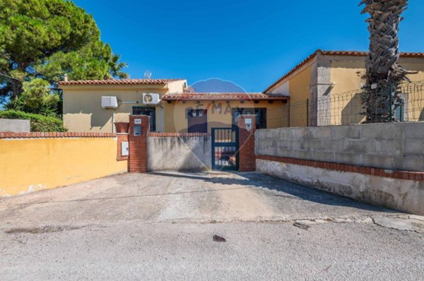 casa indipendente in vendita a Comiso in zona Centro Storico