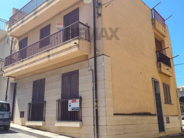 appartamento in vendita a Comiso in zona Centro Storico